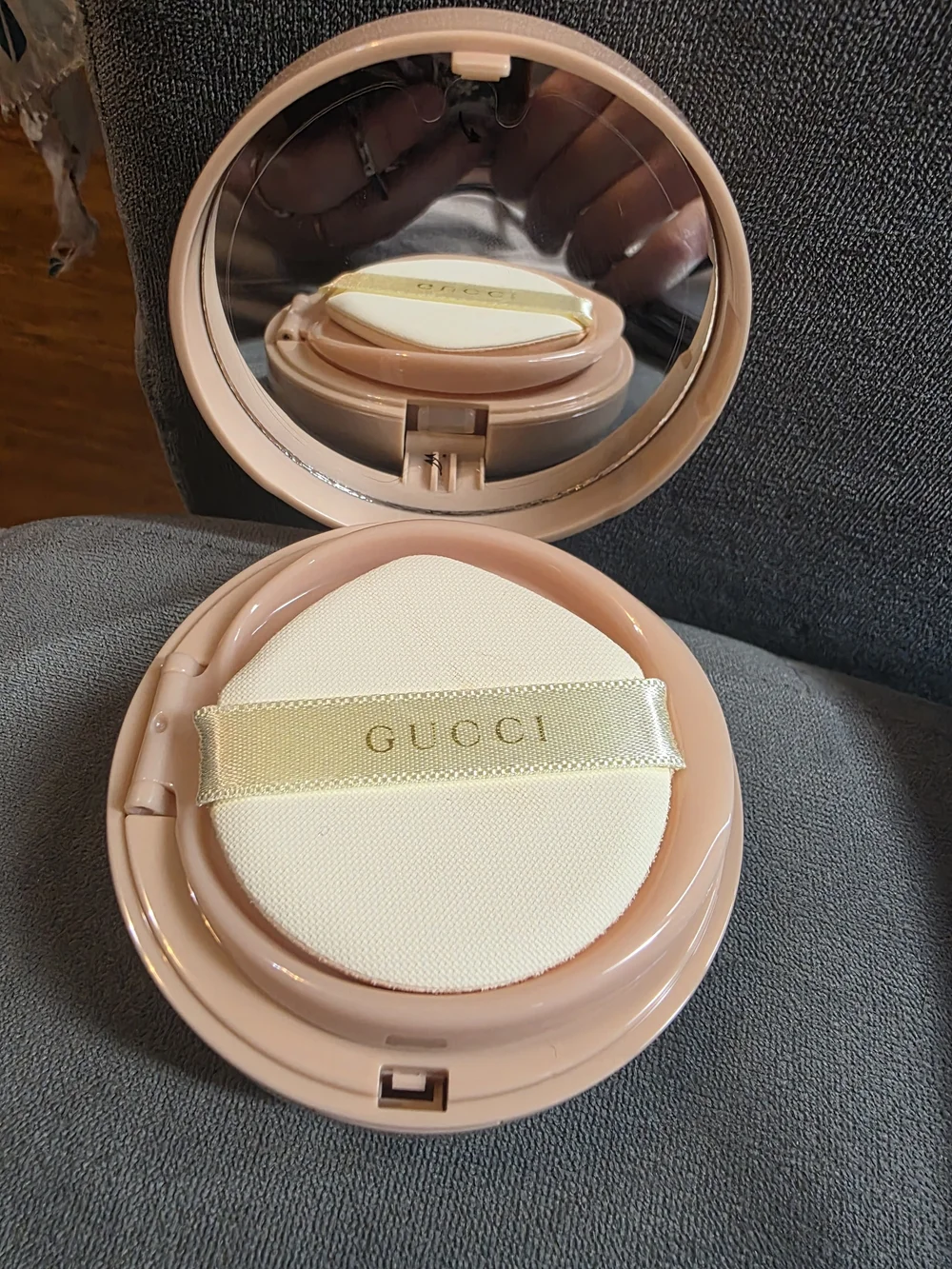 GUCCI Cushion de Beauté Compact - Pink & Gold